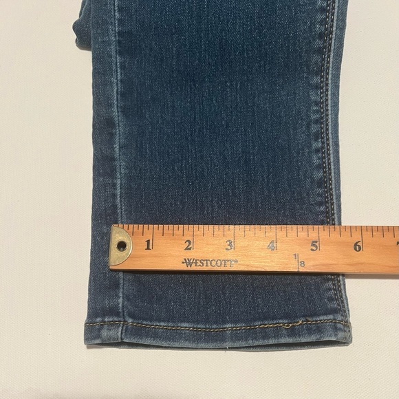 EUC DENIZEN® from Levi's® Men's 216™ Slim Fit Jeans 28/30" Inseam (A) - Picture 6 of 10